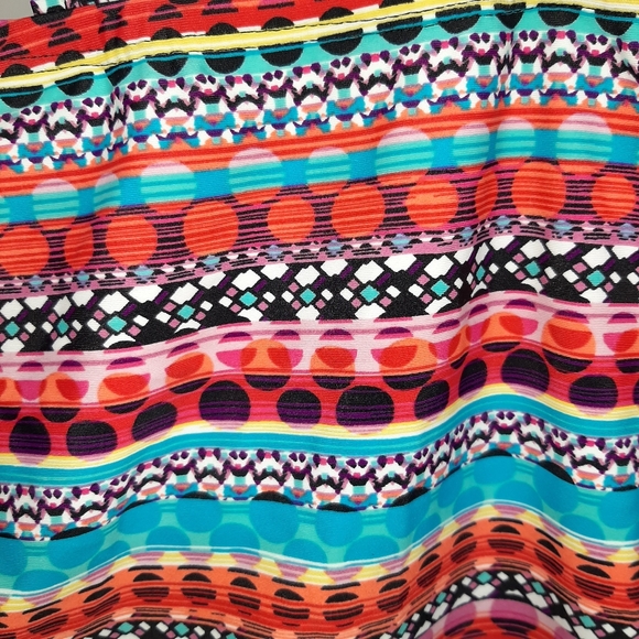 NWT multicolored size L swim top - Picture 8 of 9